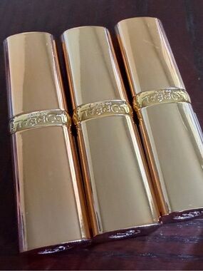 L’Oreal Colour Riche Lipstick set of three Nude Intense Collection